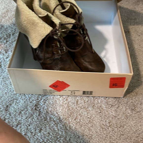 MICHAEL KORS PLATFORM BOOTIES - Picture 11 of 12